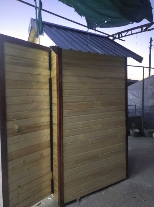 Эксклюзивные туалеты и душ кабины.