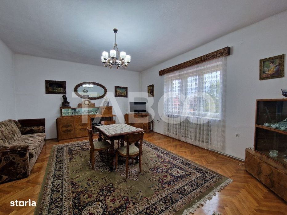 Apartament central 4 camere spatiu comercial garaj si pivnita Sibiu
