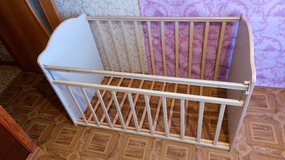 Детская кроватка