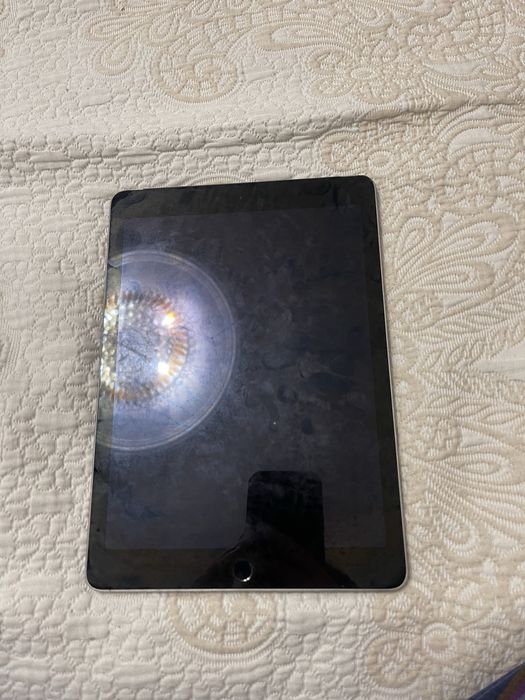 Ipad air 2 128gb на корпусе царапины есть