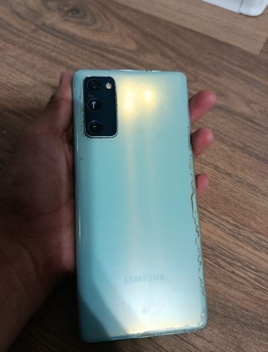 Обмен: Samsung S20 FE (Snap) + Samsung A05s