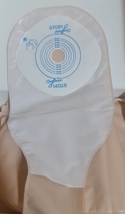 Pungi colostoma. Forma patrata 49 buc. şi 10 buc. rotunde