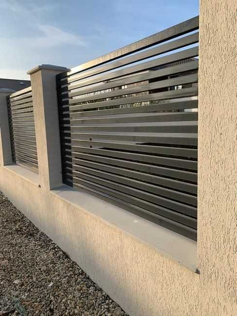 Garduri si porti stil jaluzea, sipca metalica, tabla cutata