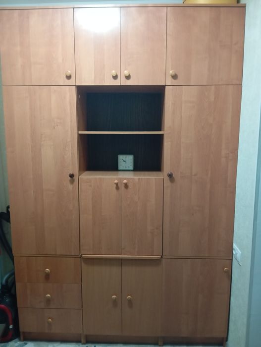 Продам шкаф срочно