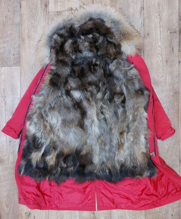 Продам парку женскую