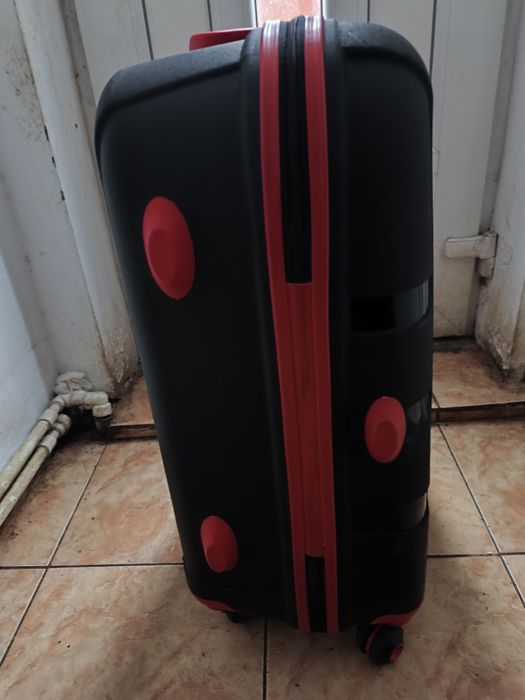 Troler nou cu eticheta