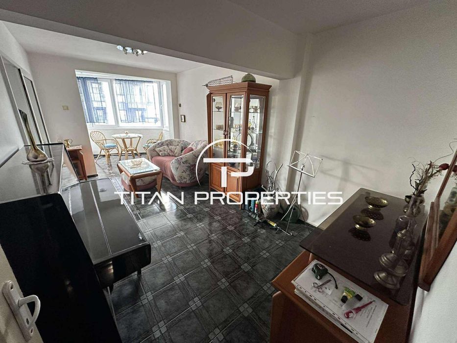 Дава се под наем Тристаен апартамент в Варна, Зимно кино Тракия - 100 кв.м за 562 € - Снимка #1