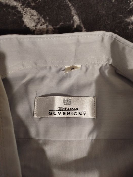 Отдам даром две рубашки