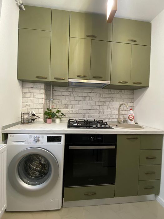 Închiriez apartament cu 2 camere