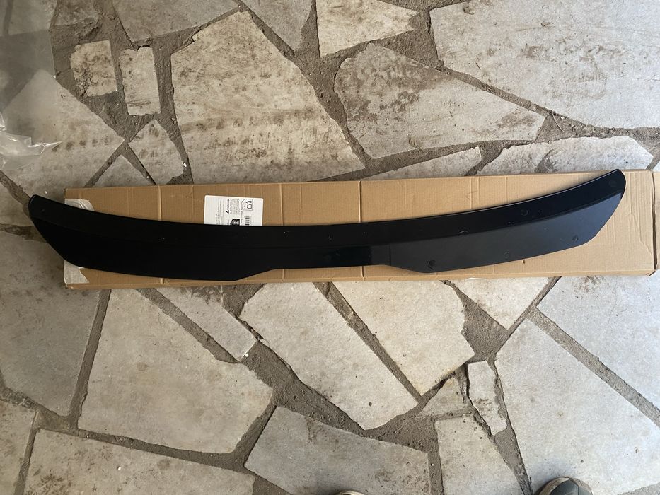 Универсален спойлер за кола