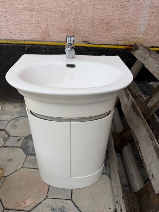 Раковина с зеркалом комплект