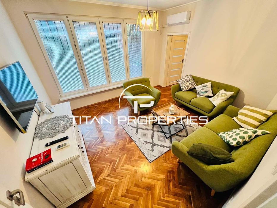 Тристаен, под наем, Център на метри от Морската градина