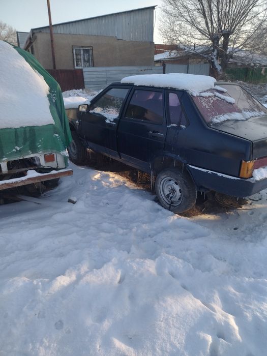 Автомобиль Ваз 21099