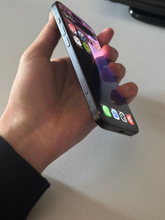 Продам iphone 15 128