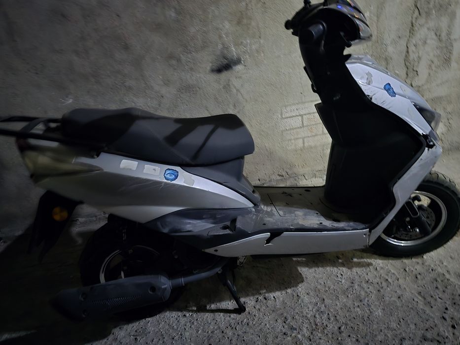 Продам мопед м8.