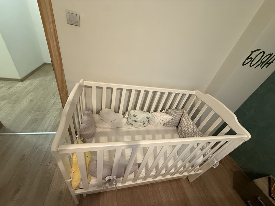 Бебешко дървено легло Arbor с люлеещ механизъм