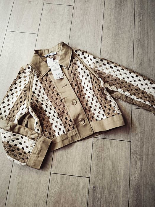 Jachetă cu etichetă