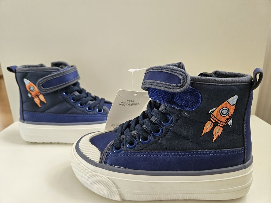 Adidasi Marks And Spencer 24