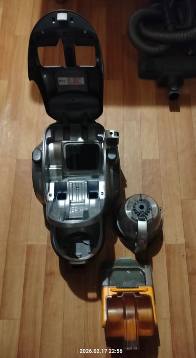 Пылесос" LG Kompressor " , модель ( VK89309H).