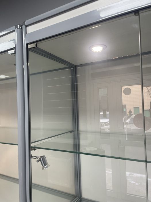 Витрины стеклянные