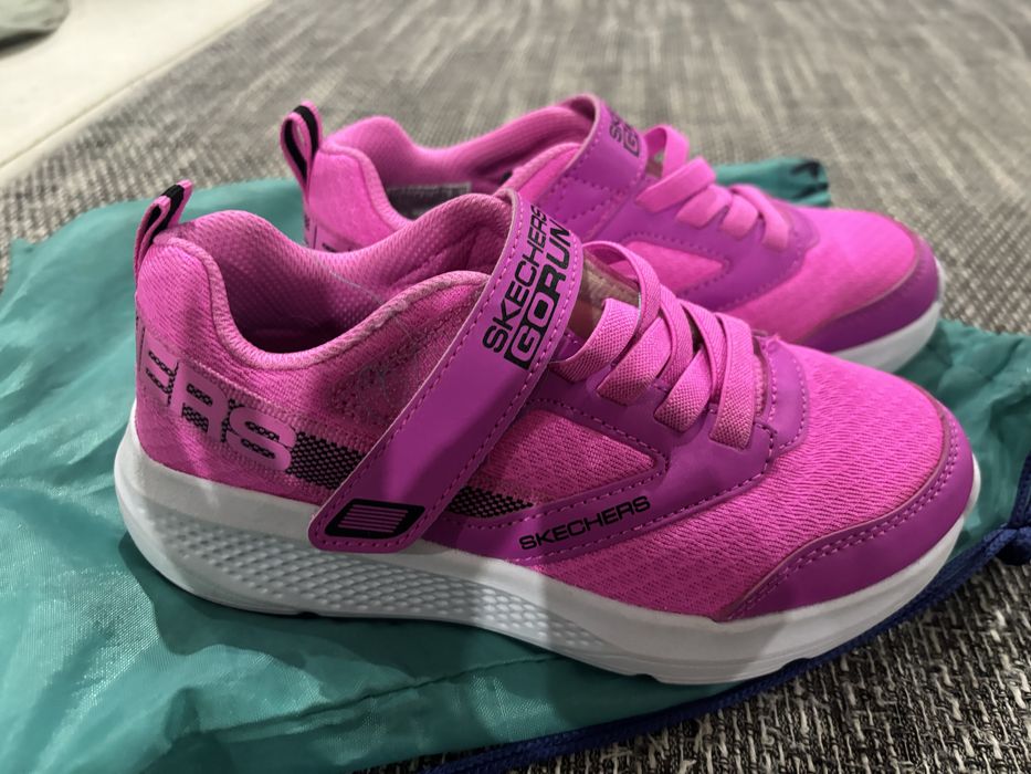 Skechers fete roz
