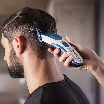 Машинката за подстригване Wahl Colour Pro с кабел