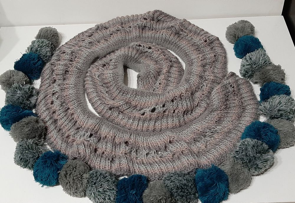 !! "ДЕТСКИ Коледни Шапки + Шалове." Закупети от Англия.