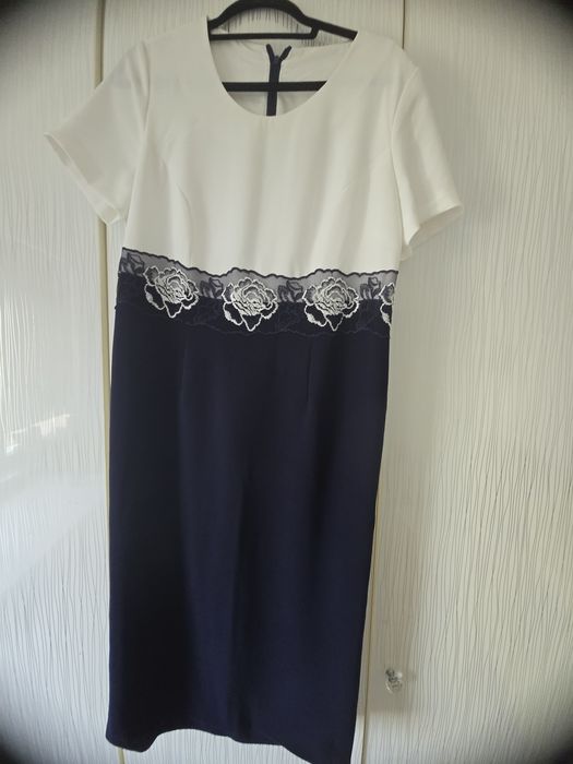 Reducere de la 200 la 150 Rochie ocazie, cu maneca 1/3, marime 44