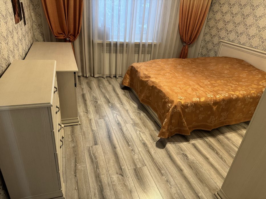 Продается спальный гарнитур