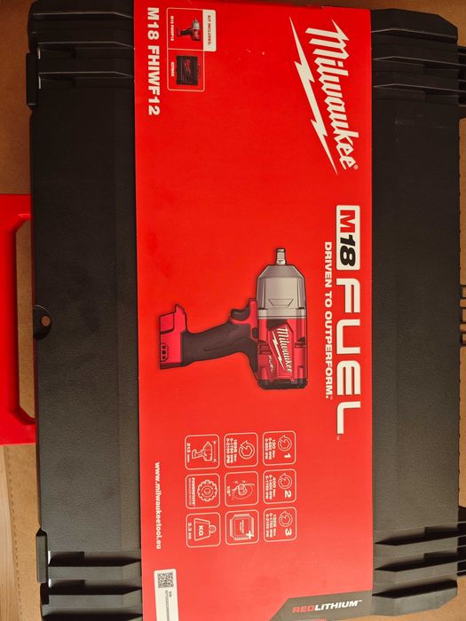 Гайковерт Milwaukee M18 FHIWF12