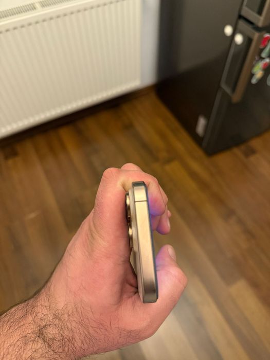 Iphone 16 pro / 128 gb /100 baterie. Impecabim . Gatantie Fullbox