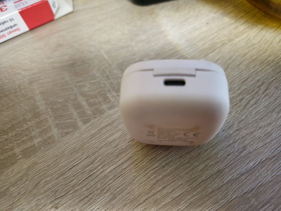 Продавам 3 модела  безжични слушалки ПЕРФЕКТНИ