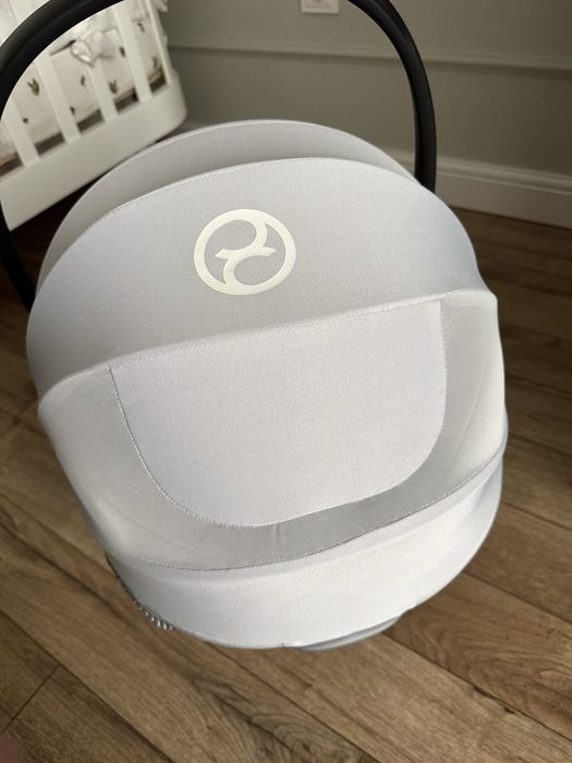 Продам автокресло cybex