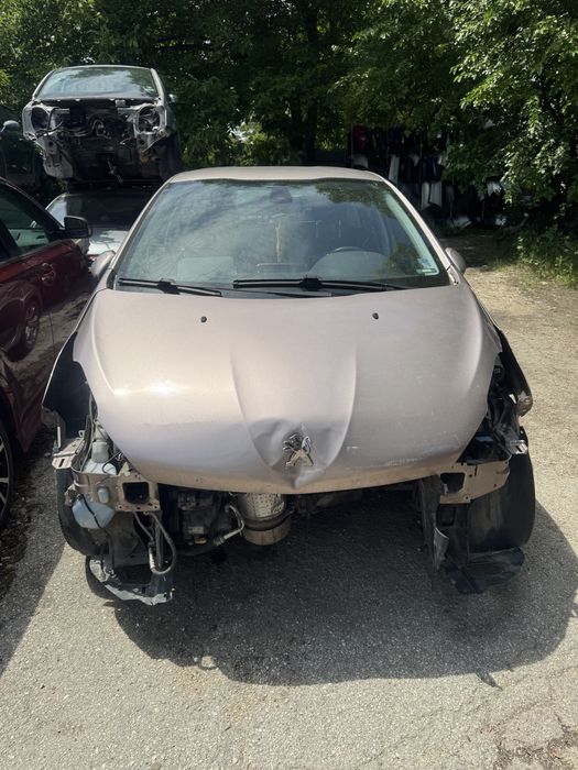 Автомобил Пежо 208 1.6 eHDI цял за части