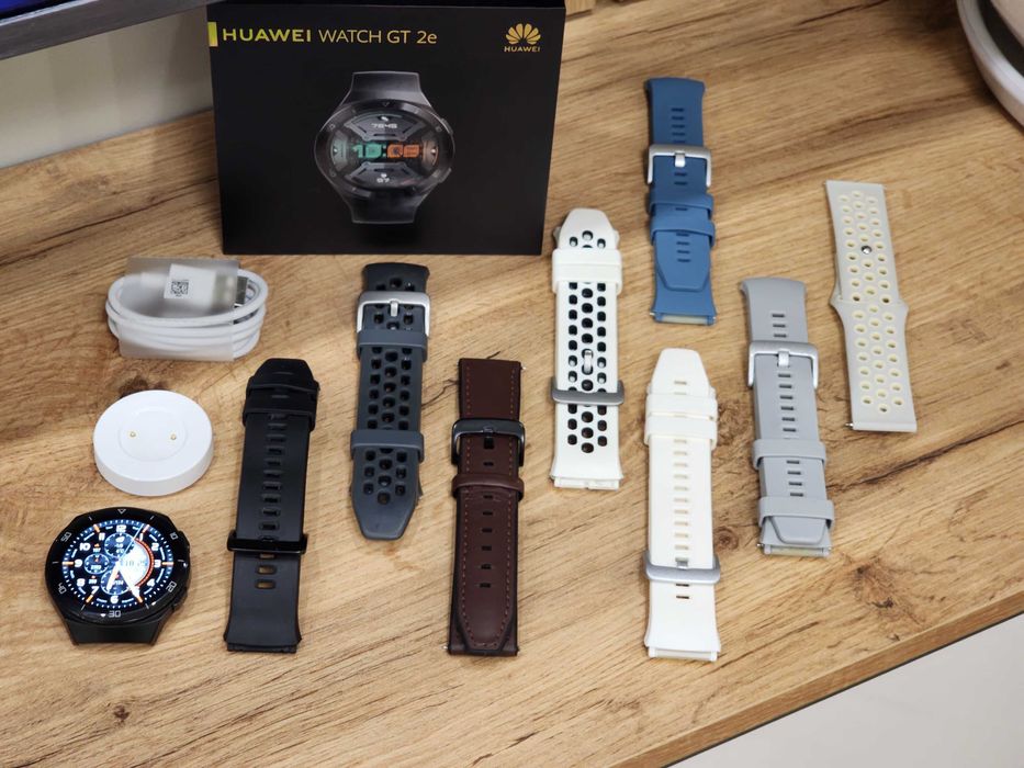 Смарт часовник Huawei GT2e с 8 каишки, пълен комплект