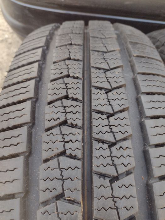 Почти нови 2бр.215/70/15С Нексен дот3223