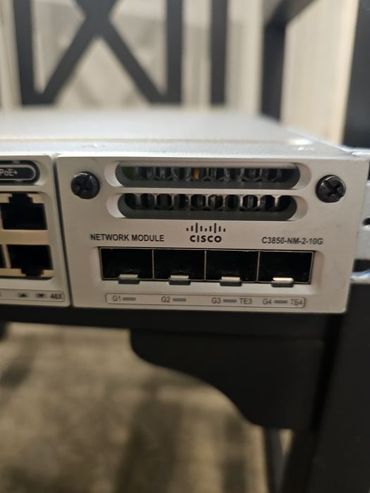 Vând switch enterprise Cisco Catalyst 3850 WS-C3850-48P,