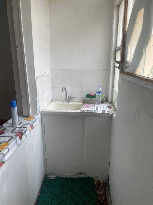 Chilonzor Metroga yaqin kvartira bor  4 kishi kerak