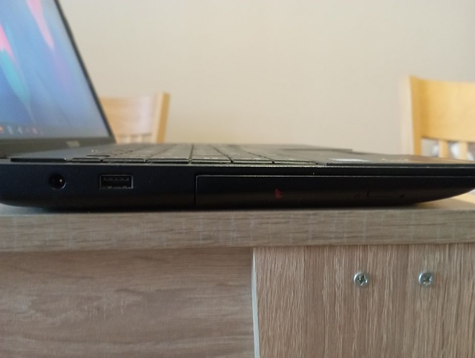 Продавам лаптоп Toshiba Satellite