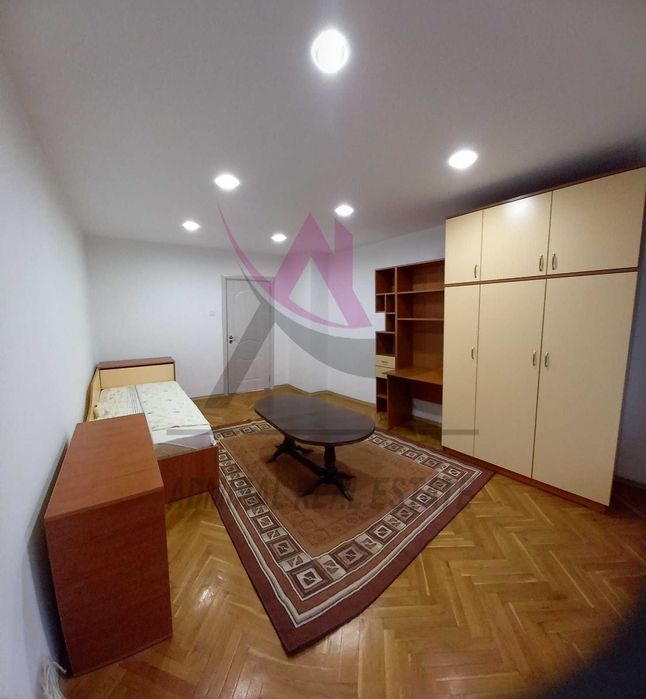 Топ локация -четиристаен -Окржна болница