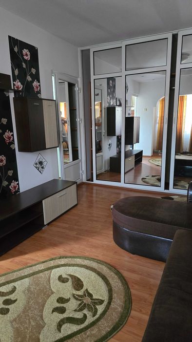 Ofer spre inchiriere Garsoniera confort 1
