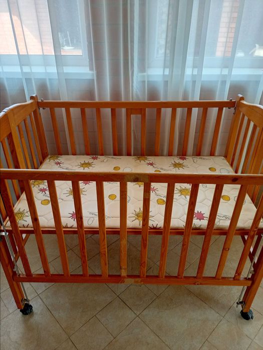 кроватка детская с матрасом