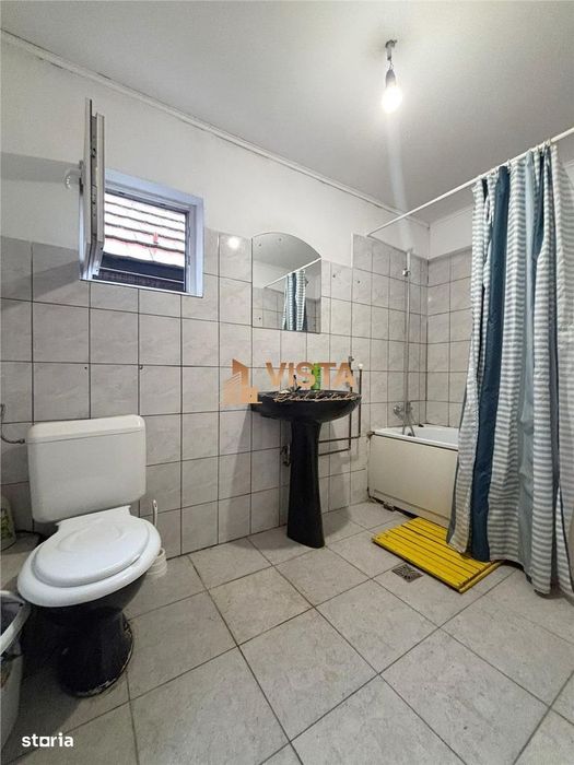 Casa de renovat,  7 camere, 3 bai, 300mp teren, zona Centrala, Matei B