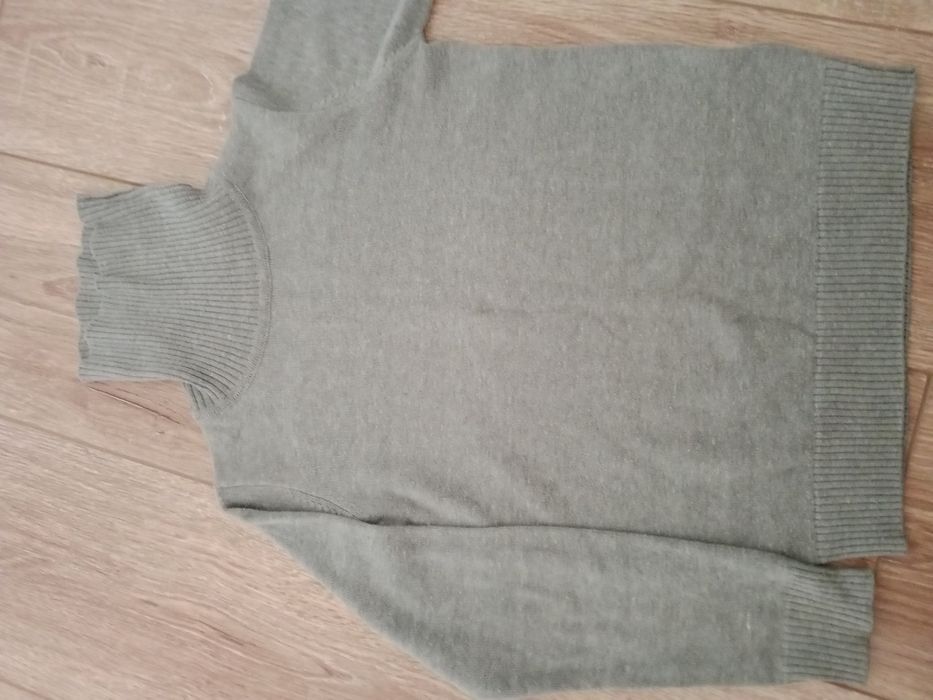 Продам детские вещи .