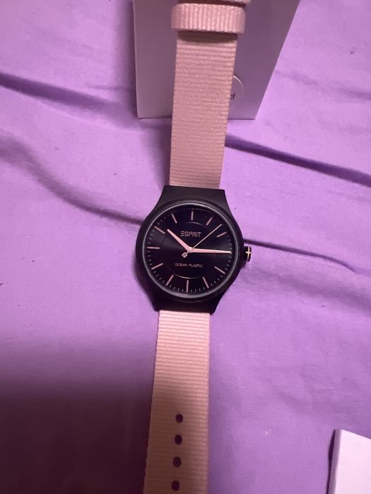 Часовник Esprit нов
