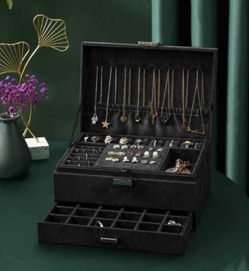 Органайзер тип кадифена кутия за бижута