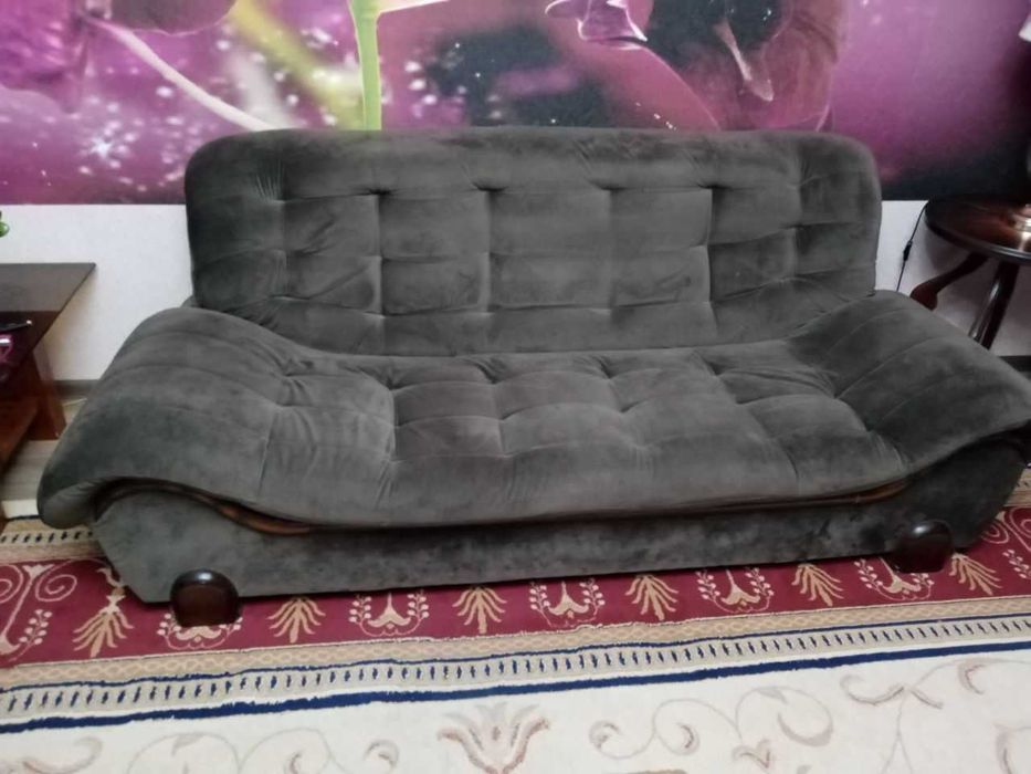 Гостиная мебель. Диван и два кресла