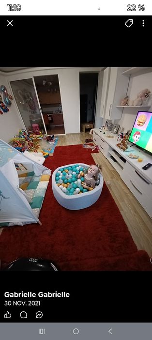 Piscina cu 200 de bile