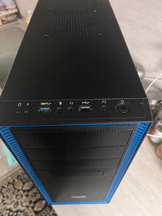 Кутия DeepCool Mid Tower + захранване 735W