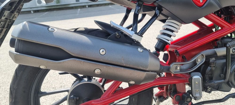 Vând moto kymco 125